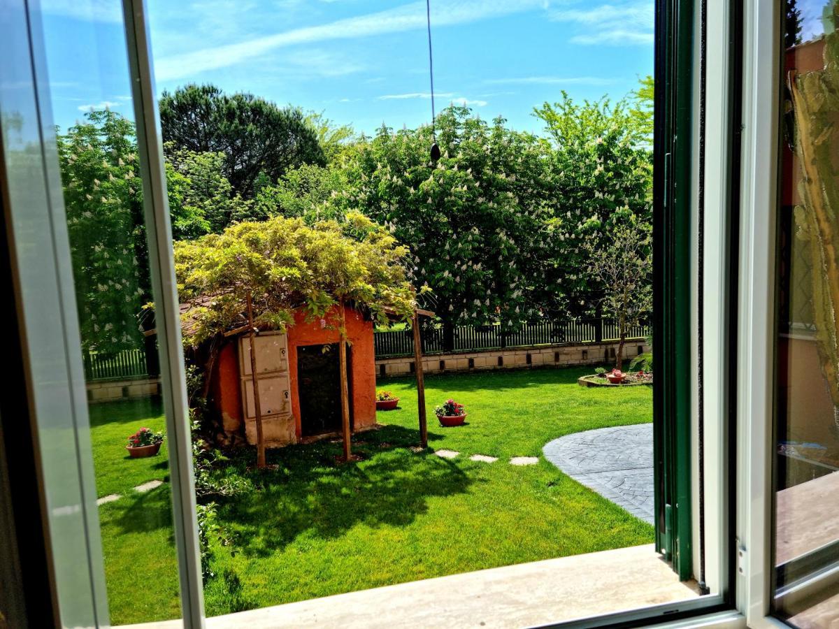 Il Casale Nel Parco Guesthouse Roma Exterior foto